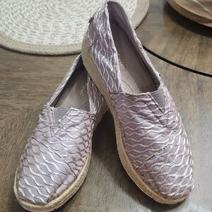 Elegant Mauve Espadrille Flats